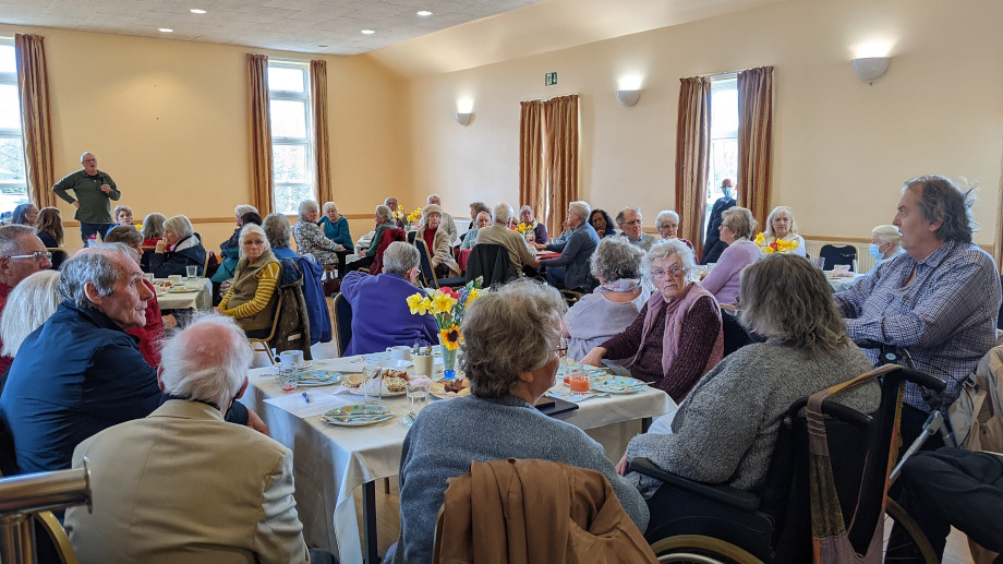 Councillor Chris Lemon addresses Radbrook residents